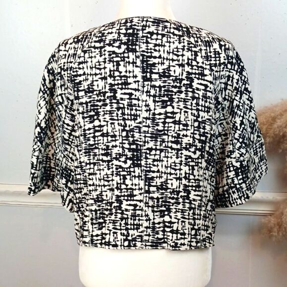 Kenneth Cole Reaction black/white abstract print 3/4 sleeve cropped jacket 12 - Picture 6 of 9